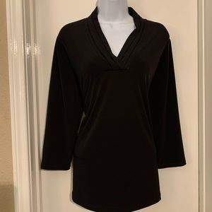EUC 3/4 sleeve v-neck top